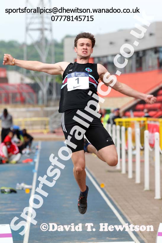 Mark Cryer (BB) long jump, British National League, Division 1, Gateshead. Photo: David T. Hewitson/Sports for All Pics